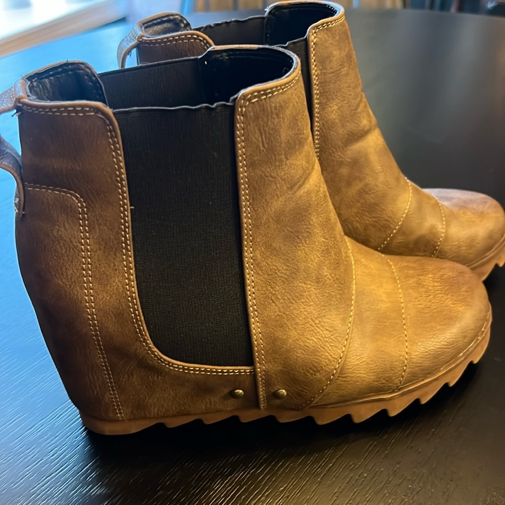 🤎 Womens booties. Size 8 🤎